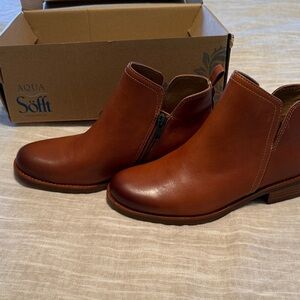 Sofft Women's Ankle Boots in Rich Brown